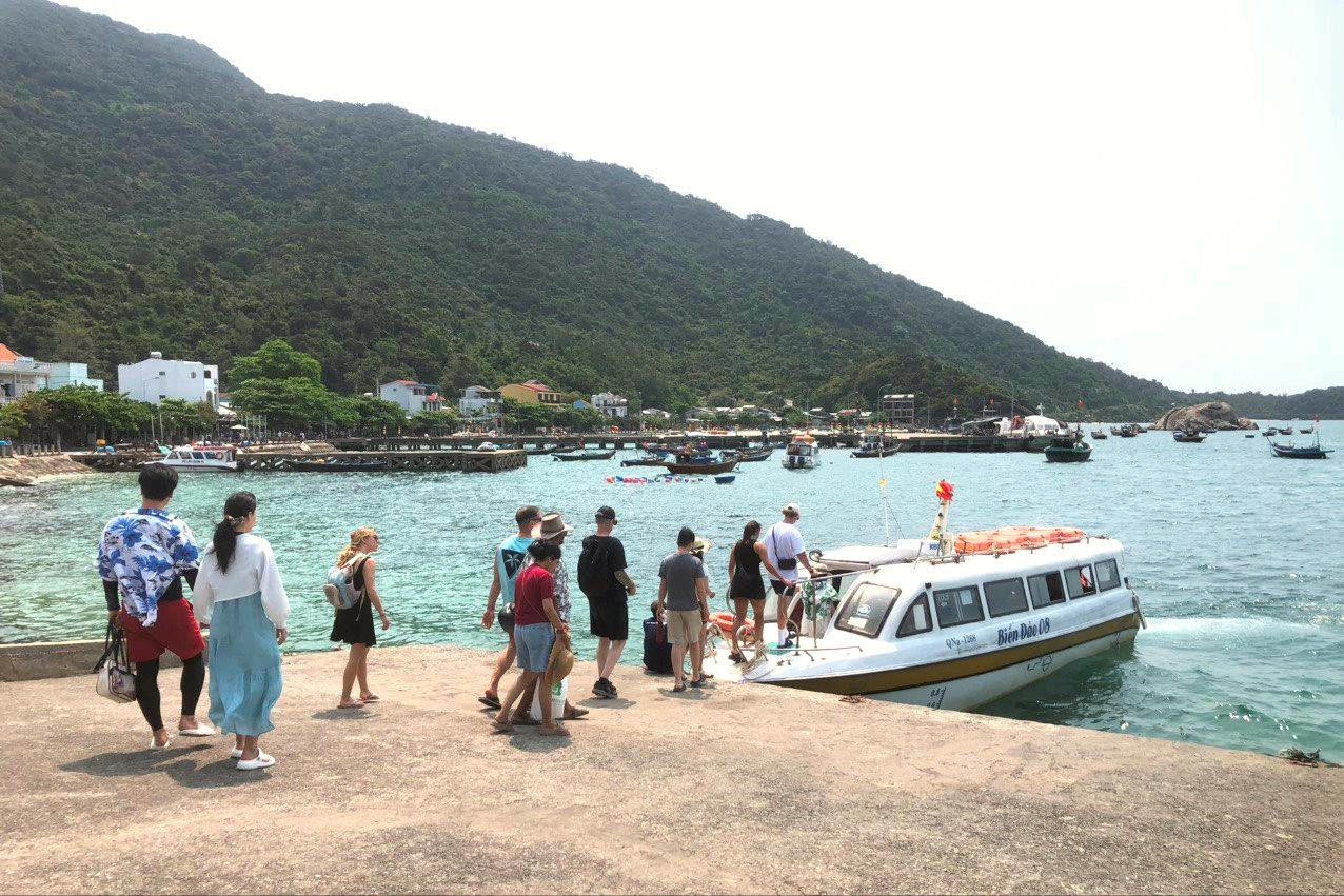 Cham Islands welcomes a large number of international visitors every day