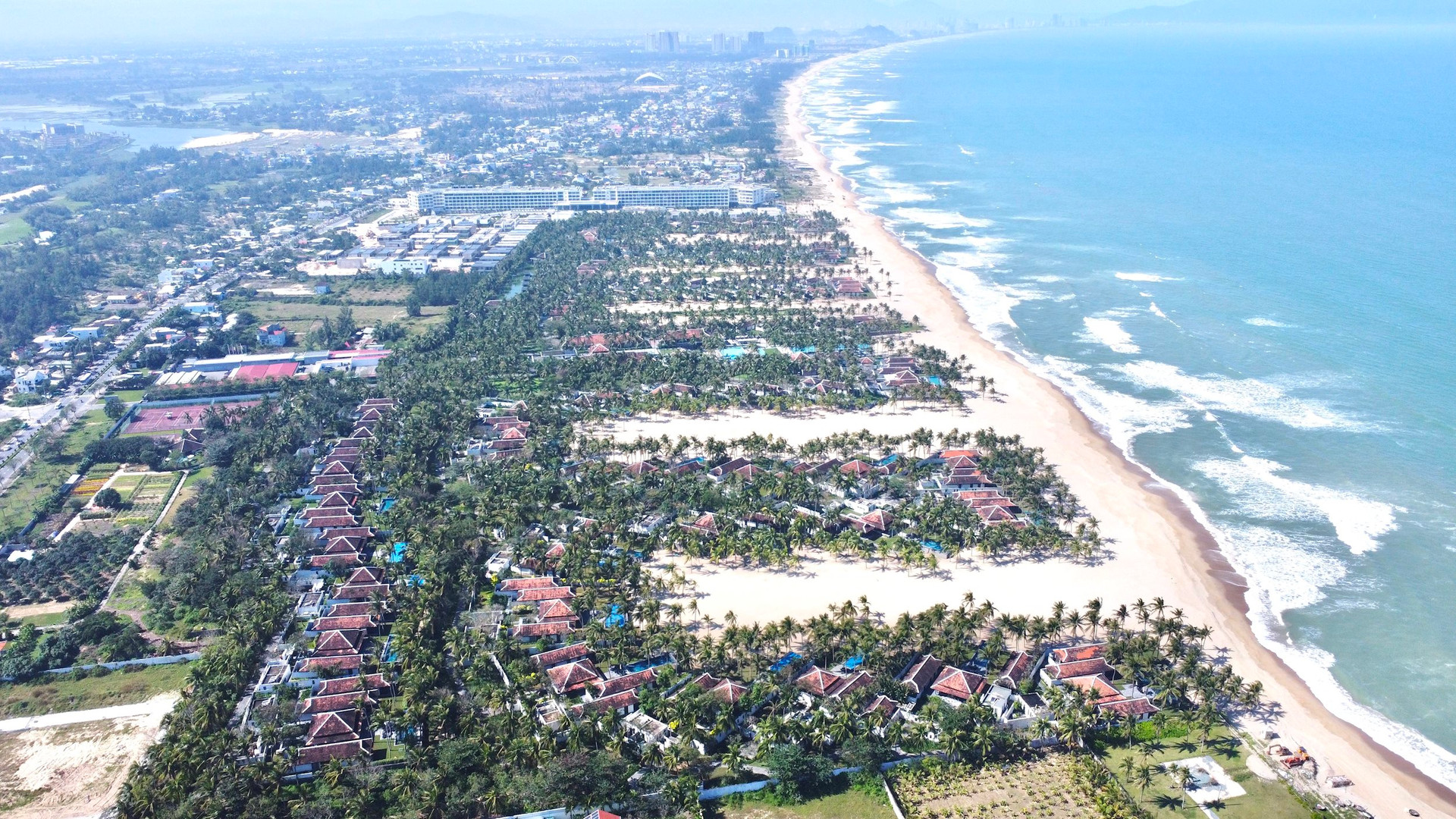 Quảng Nam có 2 khu nghỉ dưỡng trong tốp 5 resort tốt nhất dành cho gia đình tại Việt Nam năm 2024